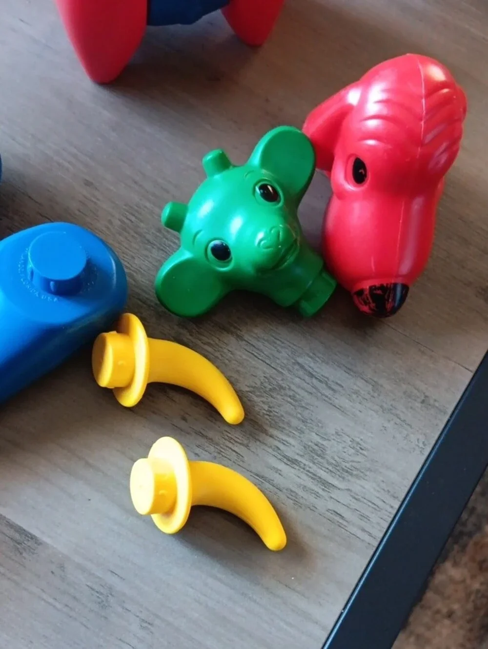 Vintage Tupperware  Zoo-it-Yourself Toy. 13 Piece.